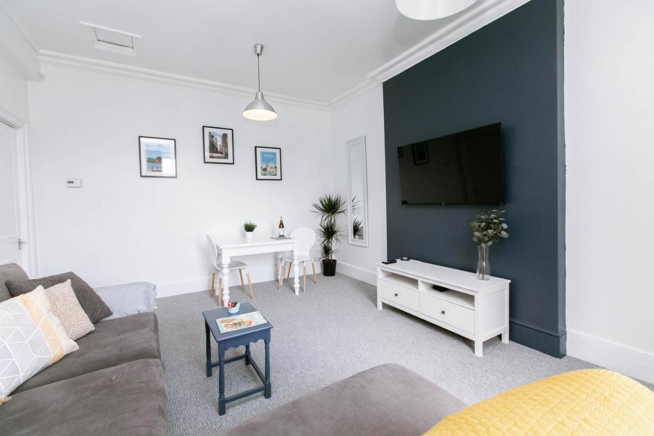 Spacious Apartment, Free Parking, Central Location Near To Uni, Hospital, Town Exeter Ngoại thất bức ảnh